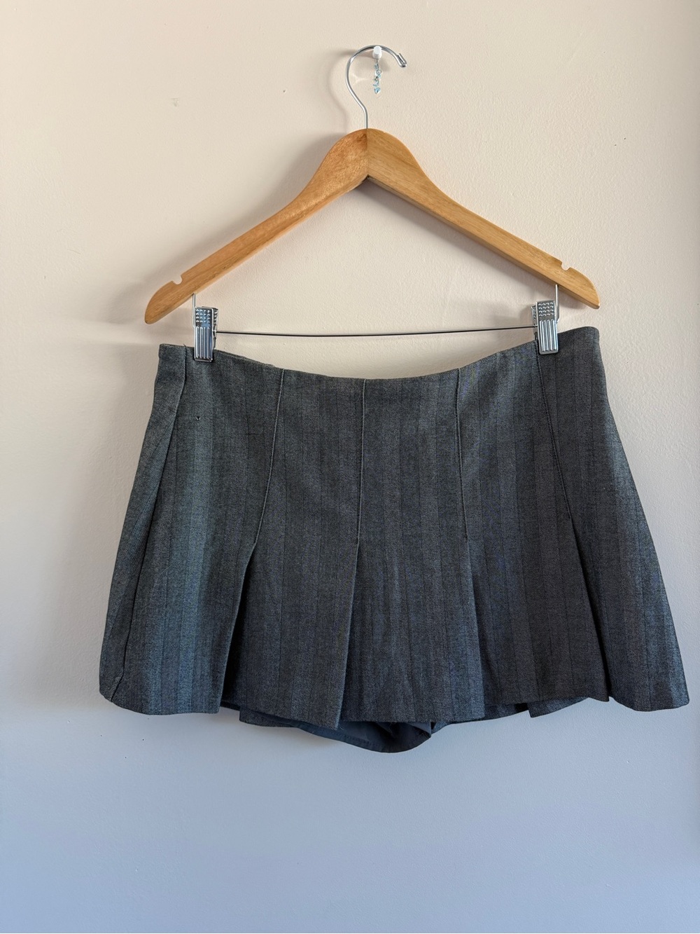 Abercrombie & Fitch Charcoal Pleated Skort